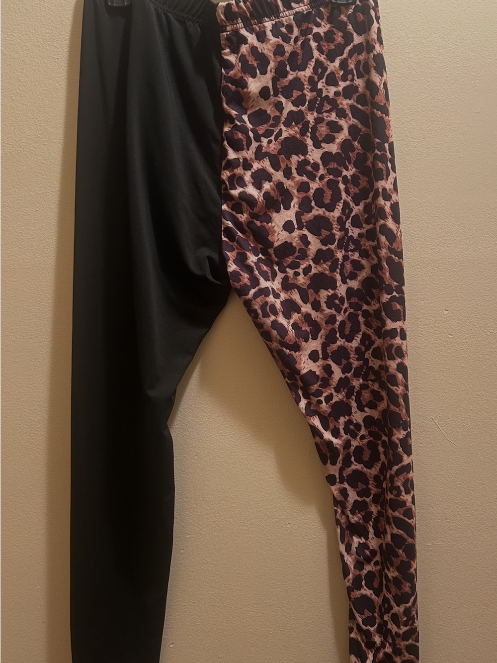 Black and Pink Leopard Print Leggings